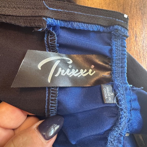 Holiday Trixxi Elegant Blue and Black Beaded Dress- Size 3 (Juniors) - Picture 11 of 12